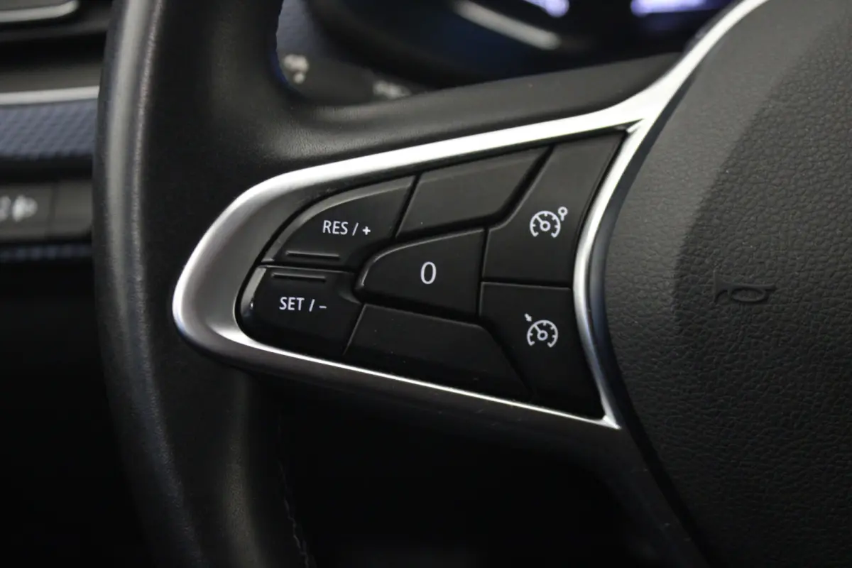 1.6 E-Tech Hybrid 145 Intens |Navi|
