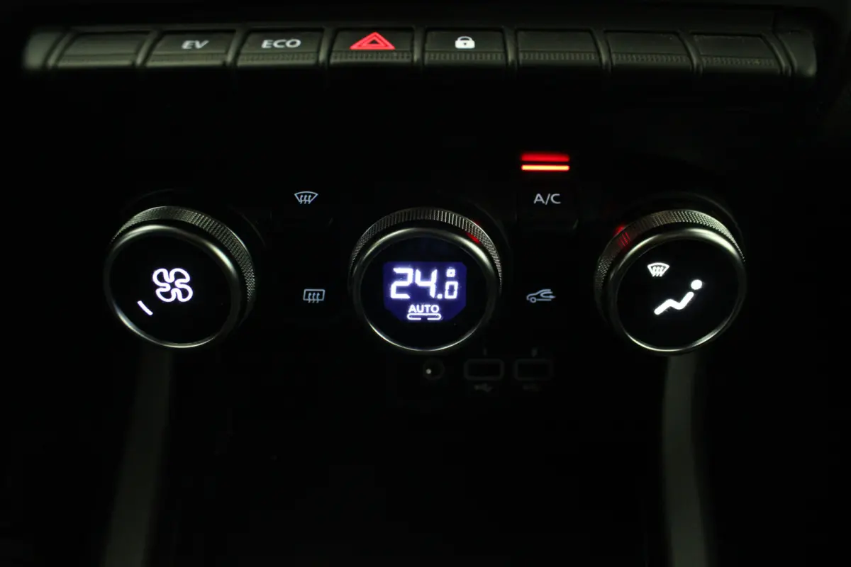 1.6 E-Tech Hybrid 145 Intens |Navi|