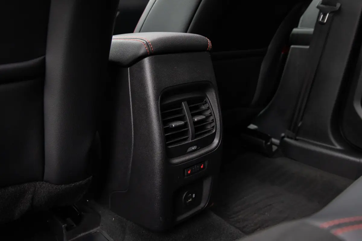 2.5 PHEV ST-Line X | Pano-dak | B&O audio | 100% Dealer Onderhouden | Full adaptive LED | Head-Up Display | Winter-pack | Standkachel | Half Leder | Apple & Android Carplay |