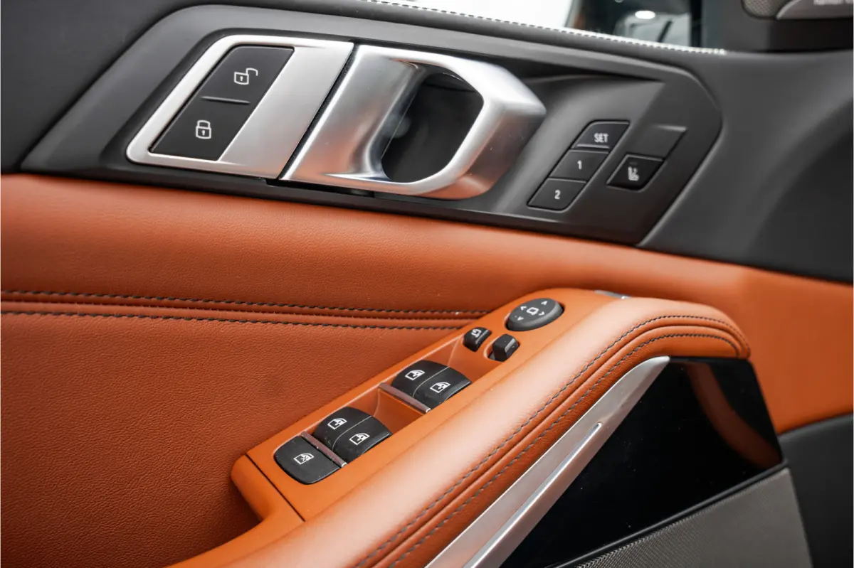 xDrive 45e High Executive | M sport | Panoramadak | 22" LMV | Laserlight | Memory Seats | Harman Kardon | Camera | Carplay | Cognac Leder