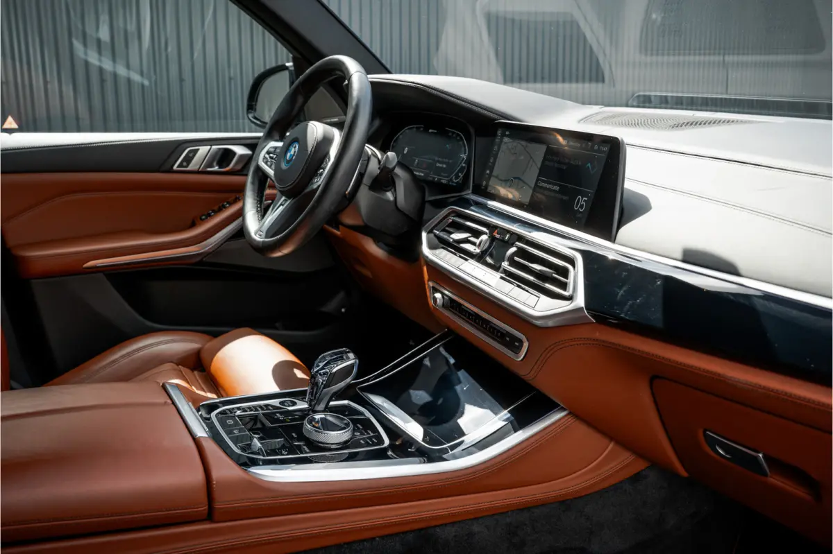xDrive 45e High Executive | M sport | Panoramadak | 22" LMV | Laserlight | Memory Seats | Harman Kardon | Camera | Carplay | Cognac Leder