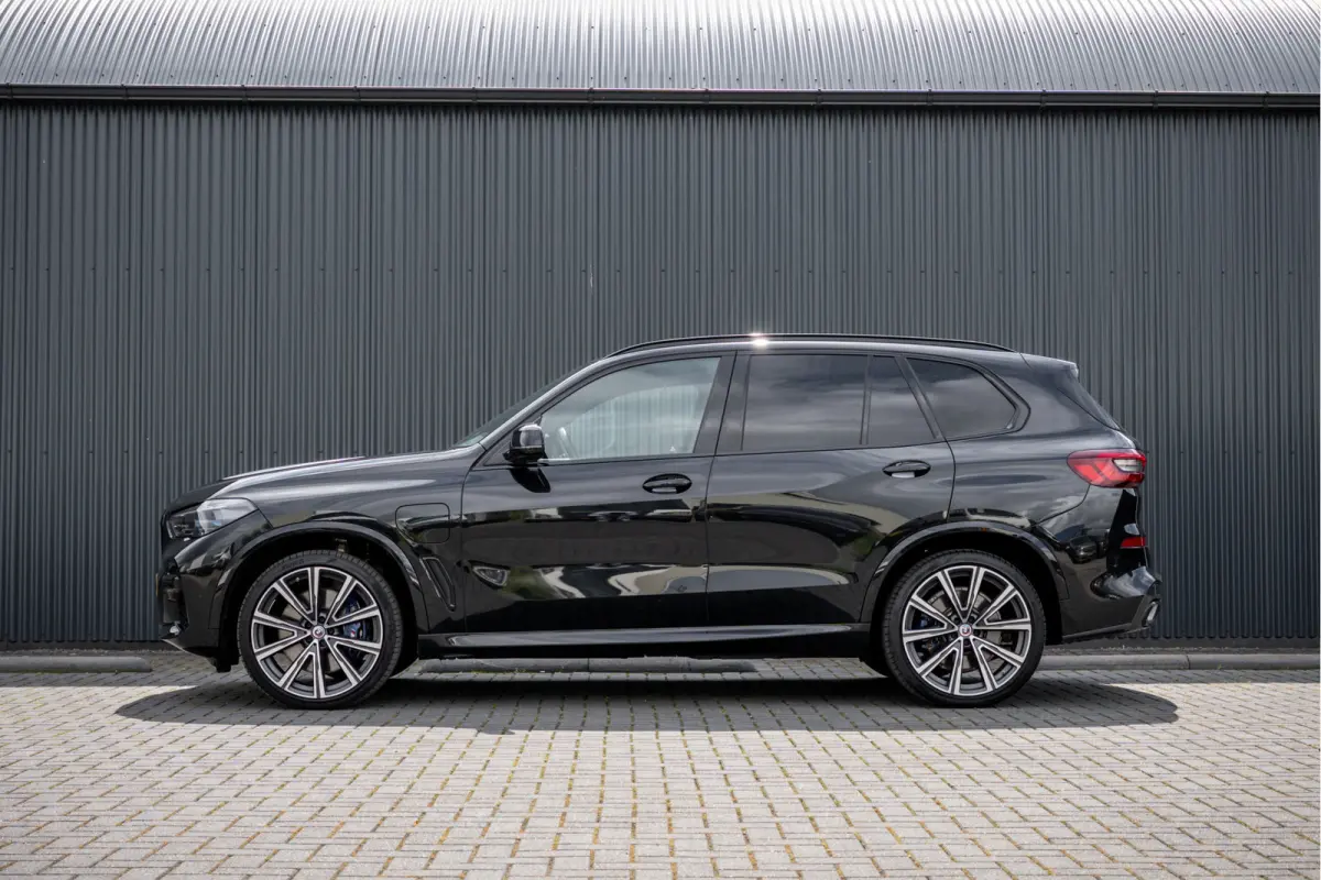xDrive 45e High Executive | M sport | Panoramadak | 22" LMV | Laserlight | Memory Seats | Harman Kardon | Camera | Carplay | Cognac Leder