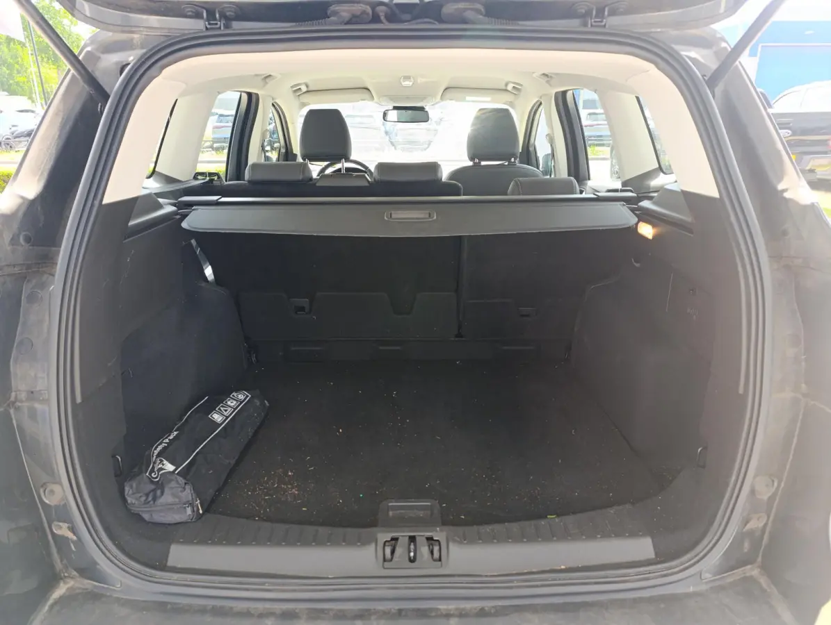 1.5 EcoBoost Titanium | Stoel/stuur voorruitverwarming | Camera | Trekhaak | PDC V+A | Dealeronderhouden