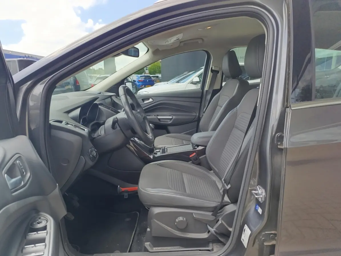 1.5 EcoBoost Titanium | Stoel/stuur voorruitverwarming | Camera | Trekhaak | PDC V+A | Dealeronderhouden