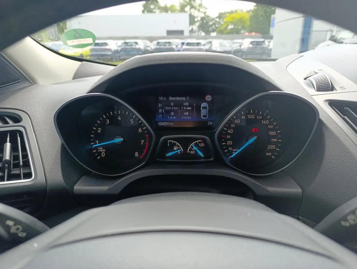 1.5 EcoBoost Titanium | Stoel/stuur voorruitverwarming | Camera | Trekhaak | PDC V+A | Dealeronderhouden