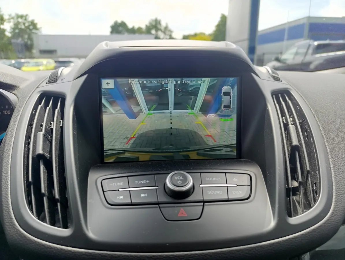 1.5 EcoBoost Titanium | Stoel/stuur voorruitverwarming | Camera | Trekhaak | PDC V+A | Dealeronderhouden
