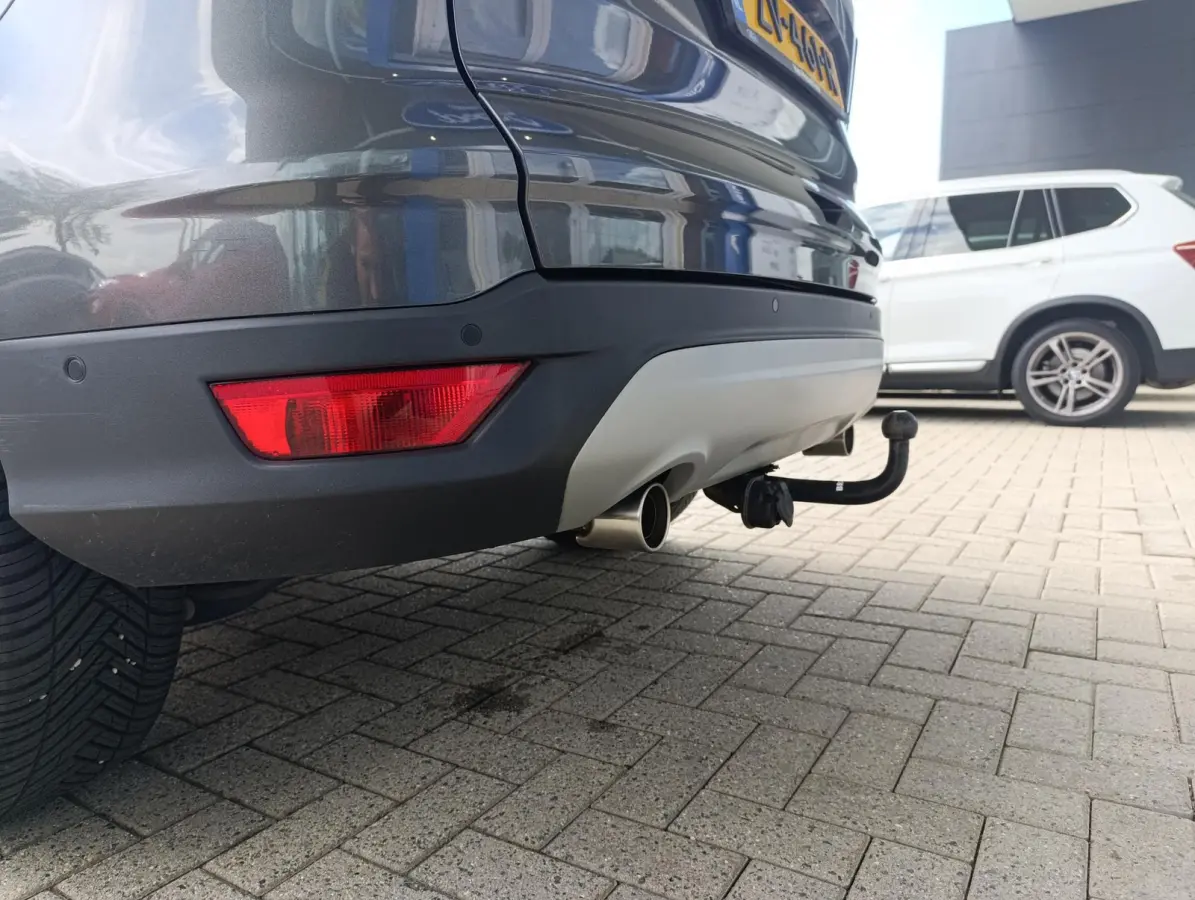 1.5 EcoBoost Titanium | Stoel/stuur voorruitverwarming | Camera | Trekhaak | PDC V+A | Dealeronderhouden