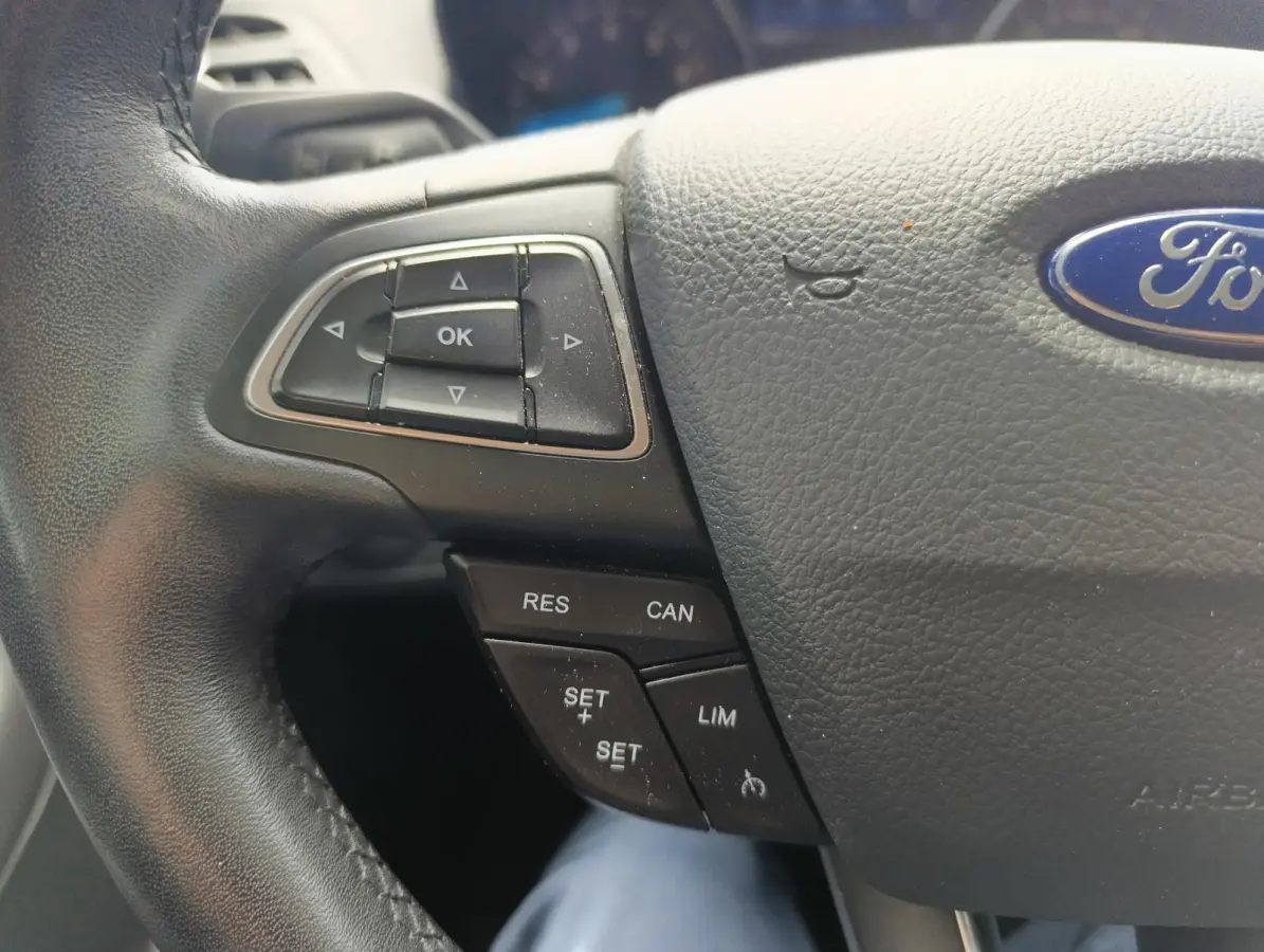 1.5 EcoBoost Titanium | Stoel/stuur voorruitverwarming | Camera | Trekhaak | PDC V+A | Dealeronderhouden