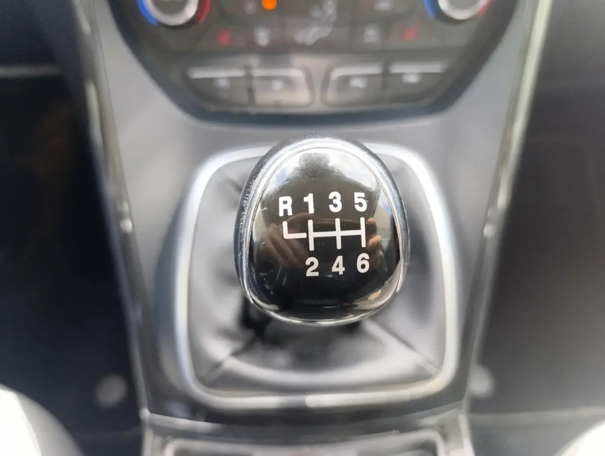 1.5 EcoBoost Titanium | Stoel/stuur voorruitverwarming | Camera | Trekhaak | PDC V+A | Dealeronderhouden