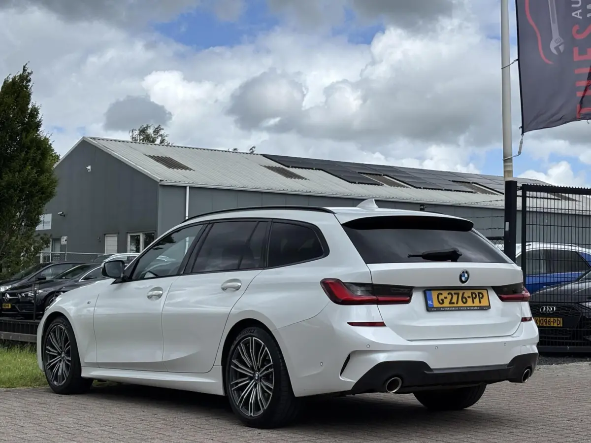 330i Introduction Executive Edition parelmoer