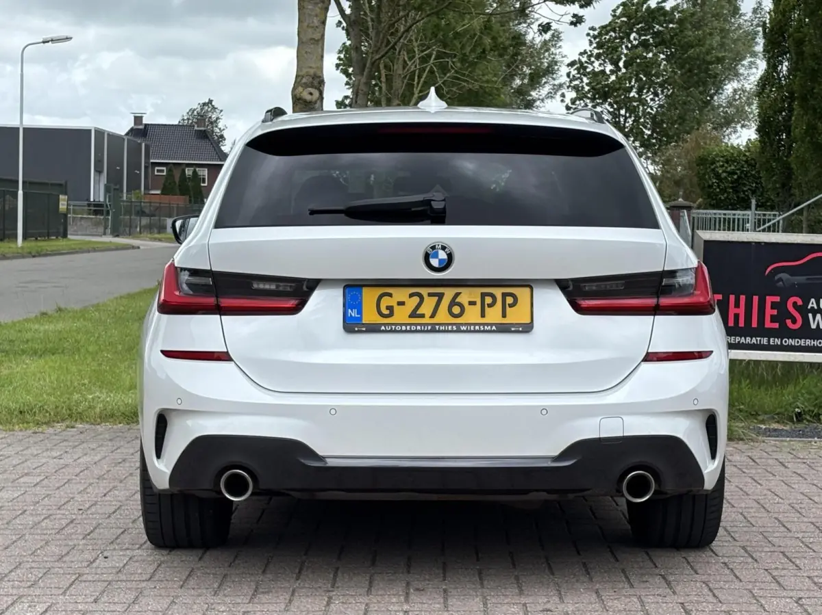 330i Introduction Executive Edition parelmoer