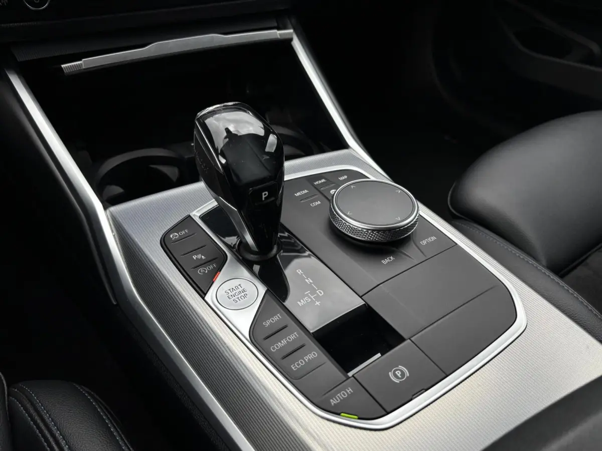 330i Introduction Executive Edition parelmoer