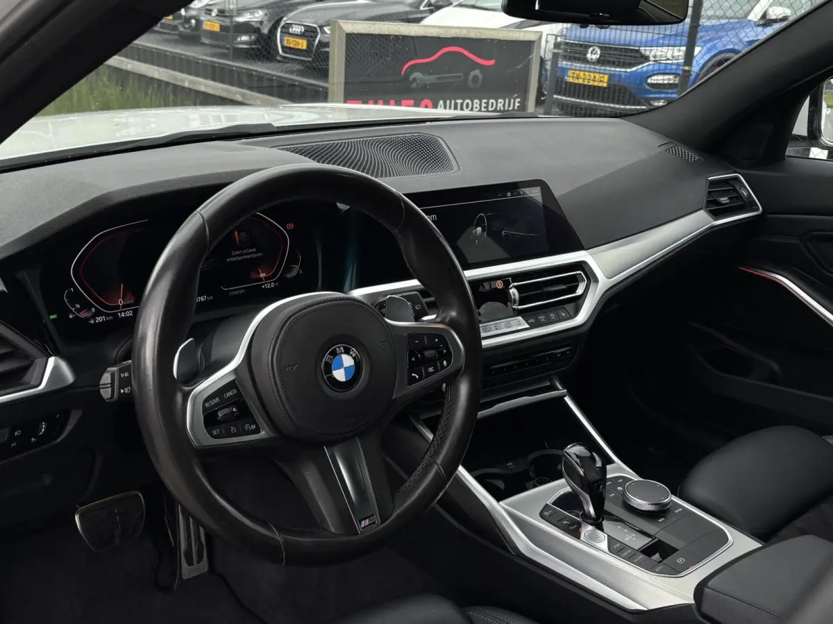 330i Introduction Executive Edition parelmoer