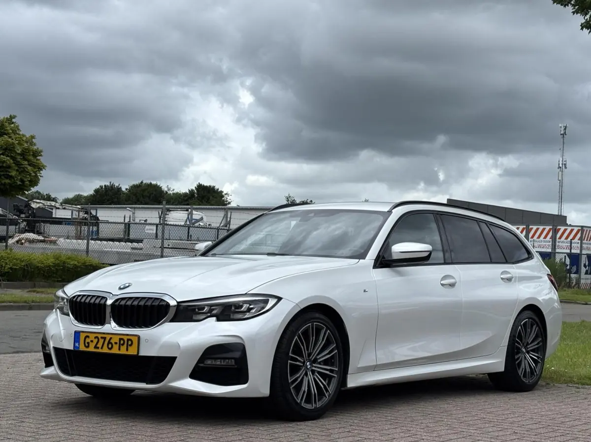 330i Introduction Executive Edition parelmoer