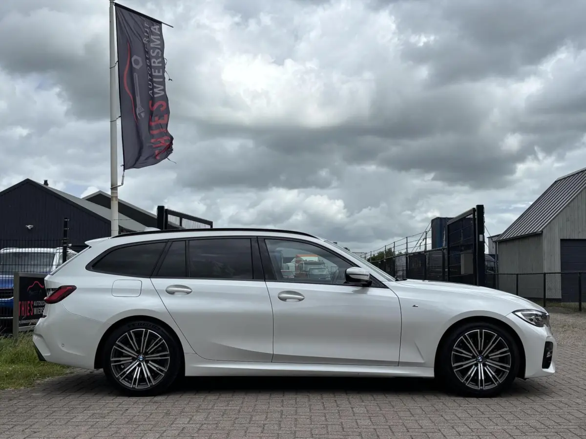 330i Introduction Executive Edition parelmoer