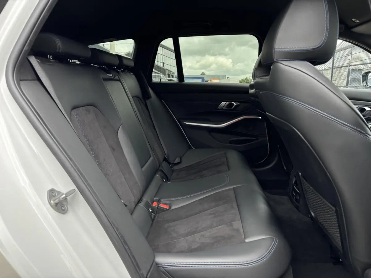 330i Introduction Executive Edition parelmoer