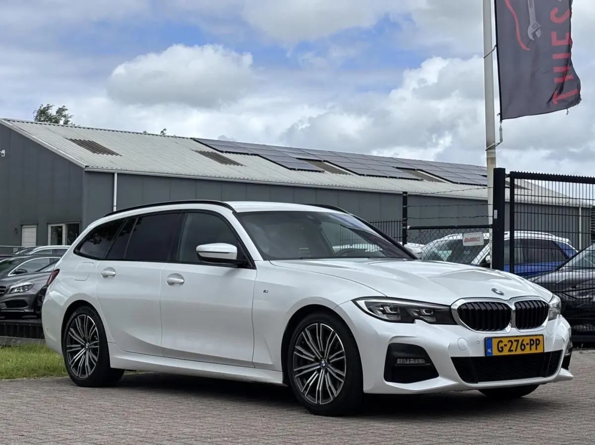 330i Introduction Executive Edition parelmoer