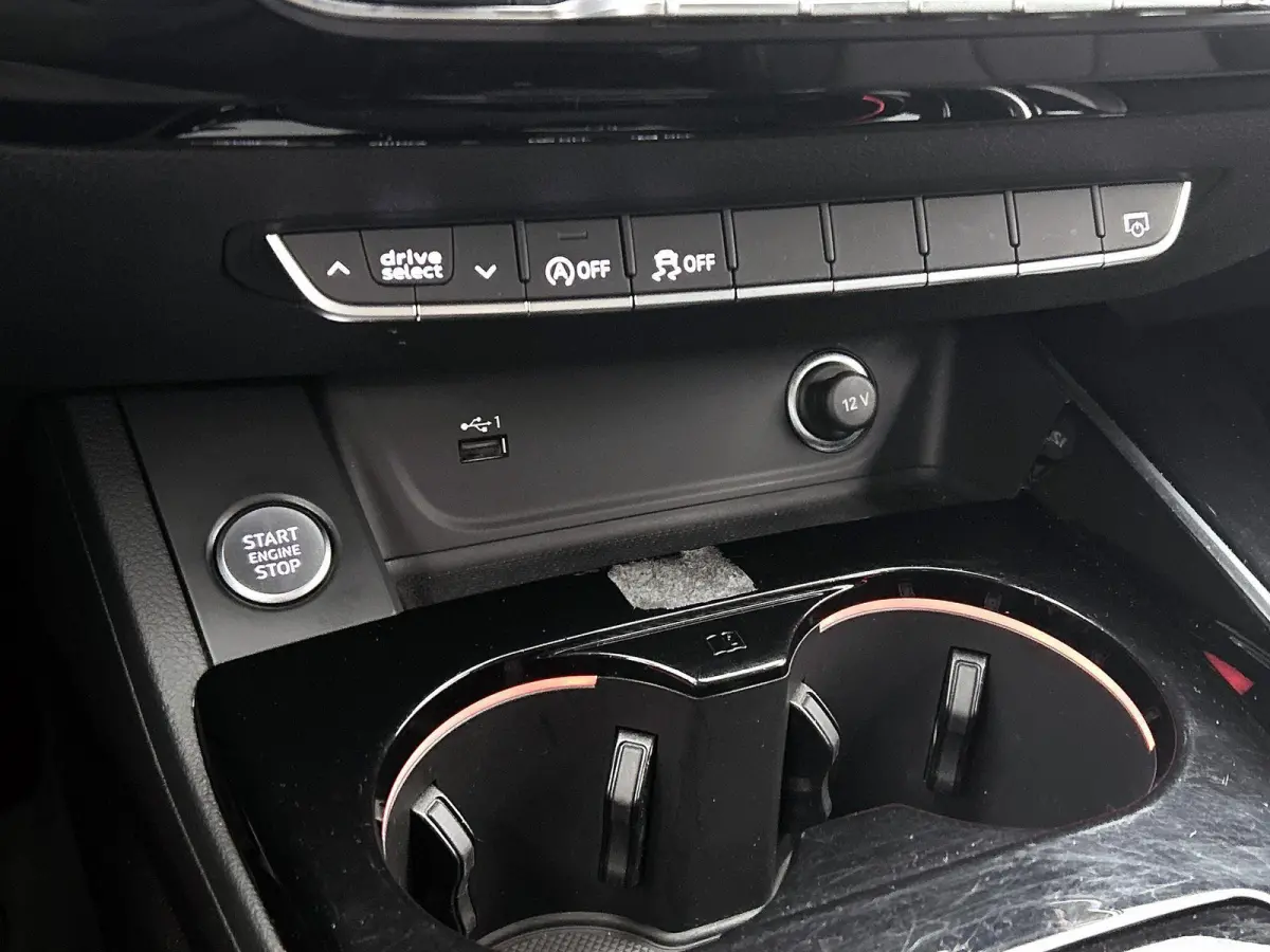 40 TFSI S edition Competition 204 PK | S-line | Automaat | Trekhaak | Cruise Control | Climate Control | Parkeersensoren | Virtual Cockpit | 18 " Lichtmetalen Velgen |