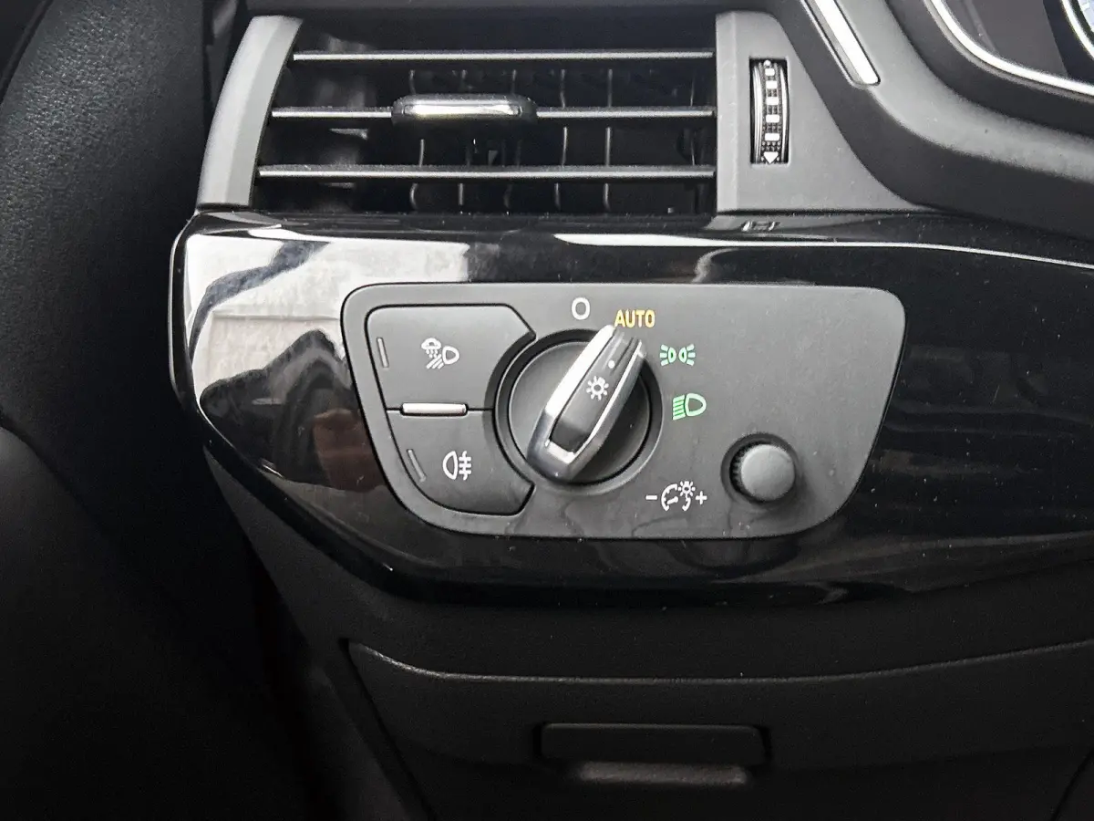 40 TFSI S edition Competition 204 PK | S-line | Automaat | Trekhaak | Cruise Control | Climate Control | Parkeersensoren | Virtual Cockpit | 18 " Lichtmetalen Velgen |