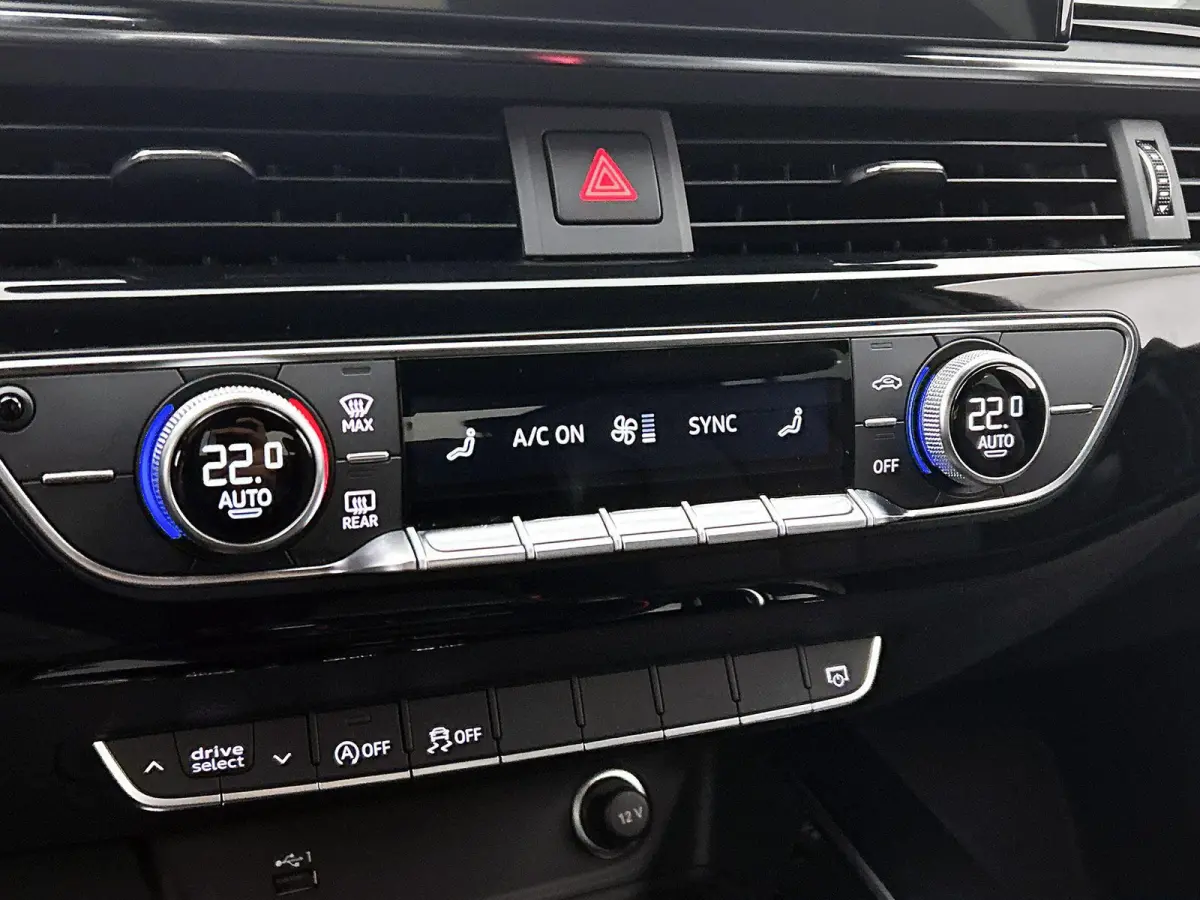 40 TFSI S edition Competition 204 PK | S-line | Automaat | Trekhaak | Cruise Control | Climate Control | Parkeersensoren | Virtual Cockpit | 18 " Lichtmetalen Velgen |