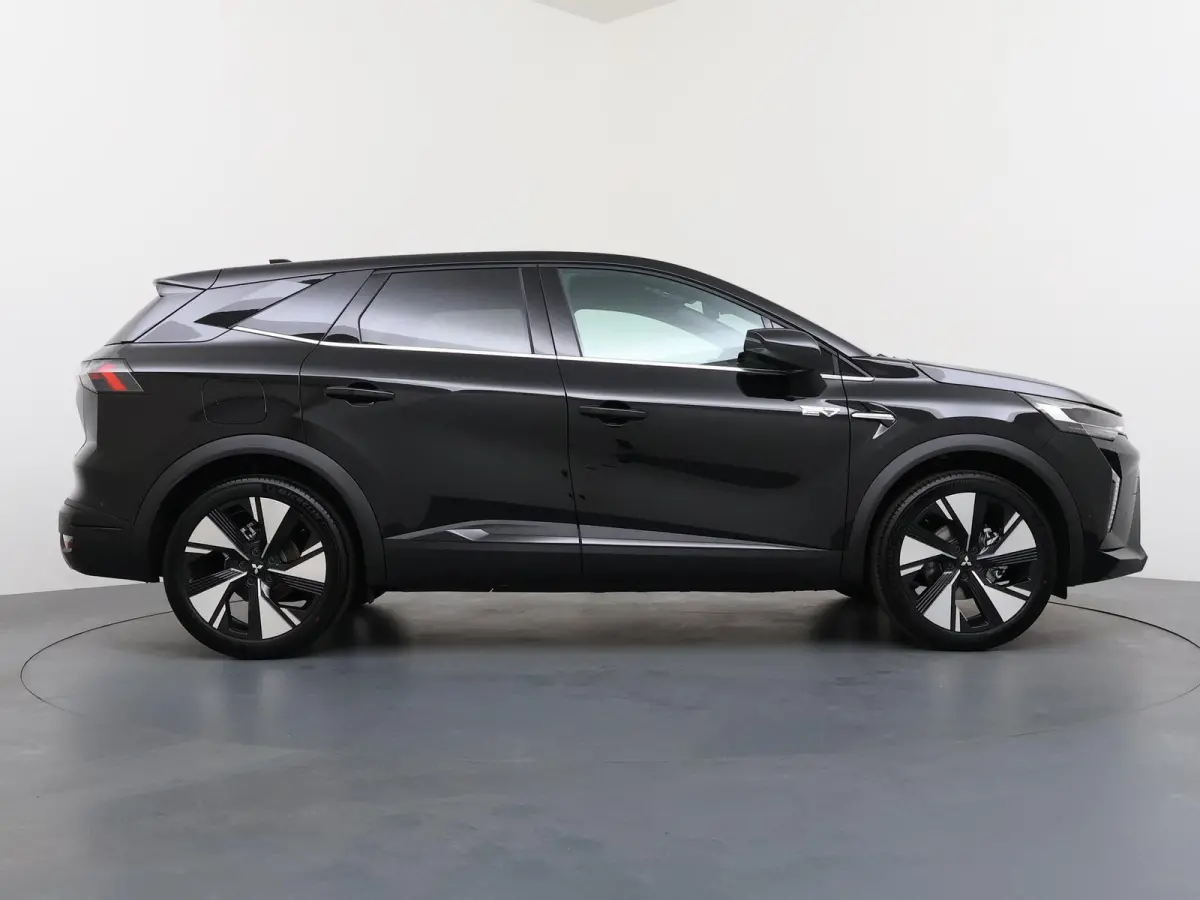 1.8 HEV First Edition | €3.000 Korting | Google Built-in NAVI | Around View Monitor | Elektrische achterklep met hands-free functie | 19-Inch lichtmetalen velgen | Verwarmbare voorstoelen 