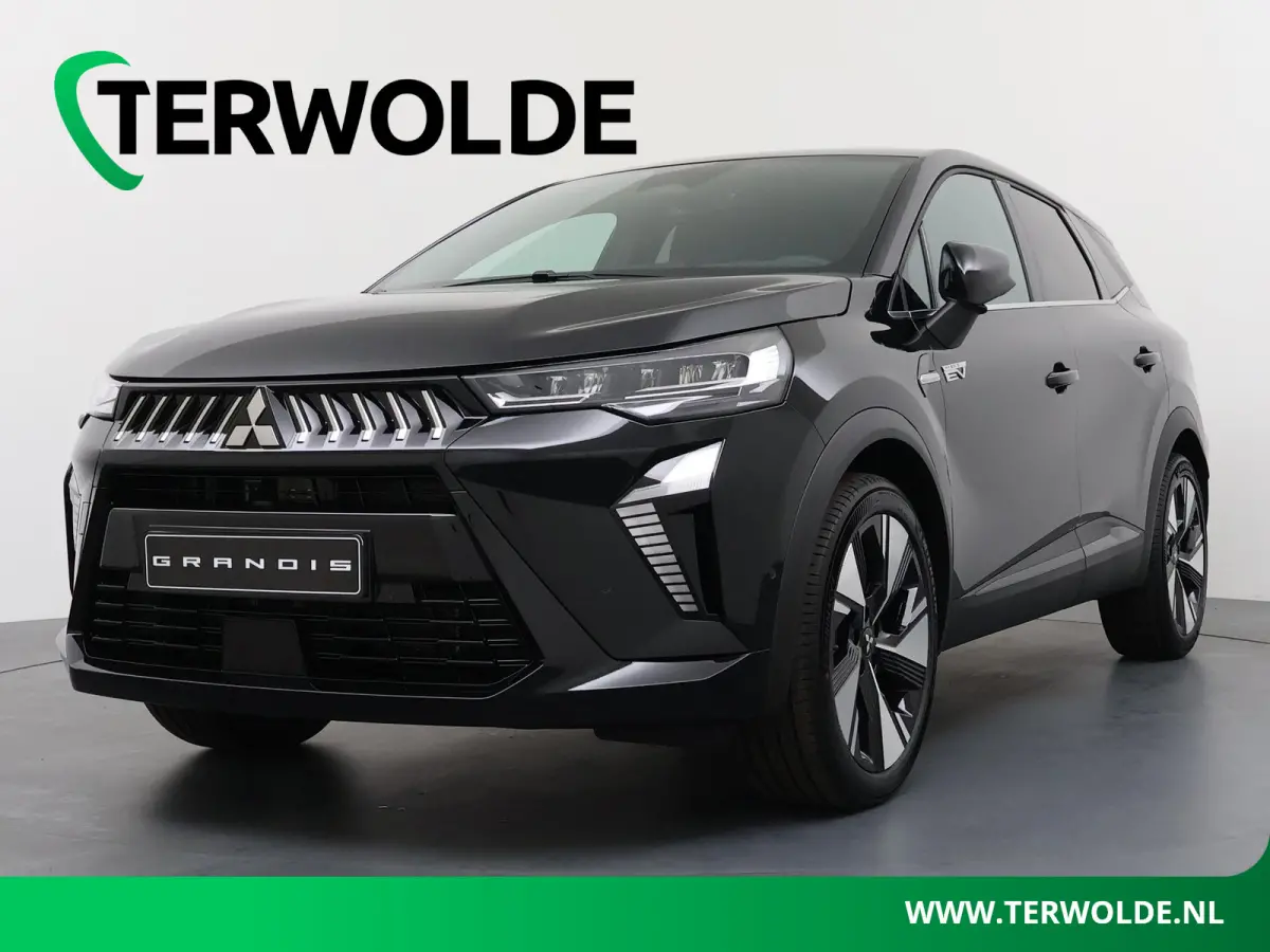 1.8 HEV First Edition | €3.000 Korting | Google Built-in NAVI | Around View Monitor | Elektrische achterklep met hands-free functie | 19-Inch lichtmetalen velgen | Verwarmbare voorstoelen 