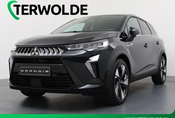 1.8 HEV First Edition | €3.000 Korting | Google Built-in NAVI | Around View Monitor | Elektrische achterklep met hands-free functie | 19-Inch lichtmetalen velgen | Verwarmbare voorstoelen 