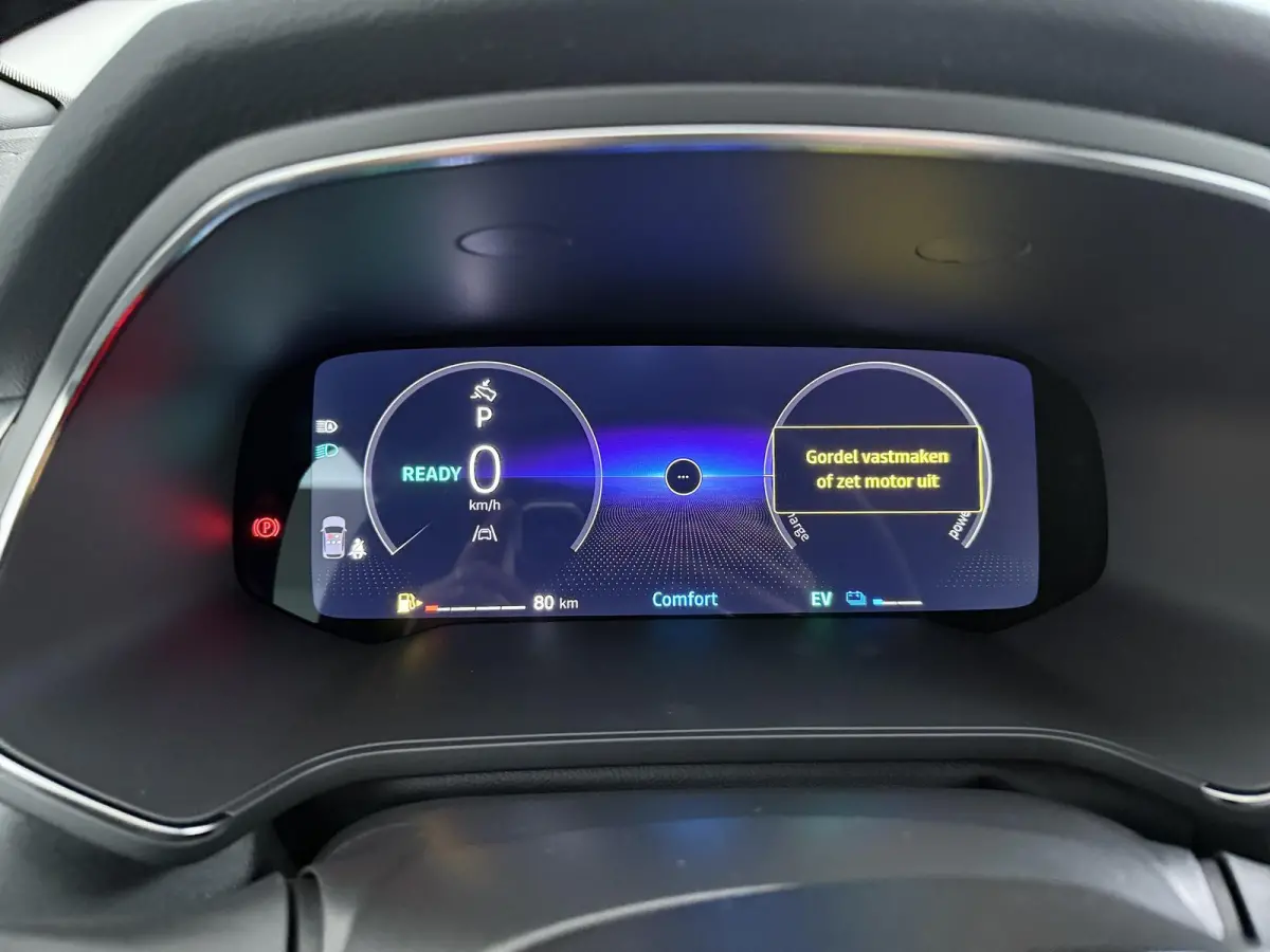 1.8 HEV First Edition | €3.000 Korting | Google Built-in NAVI | Around View Monitor | Elektrische achterklep met hands-free functie | 19-Inch lichtmetalen velgen | Verwarmbare voorstoelen 
