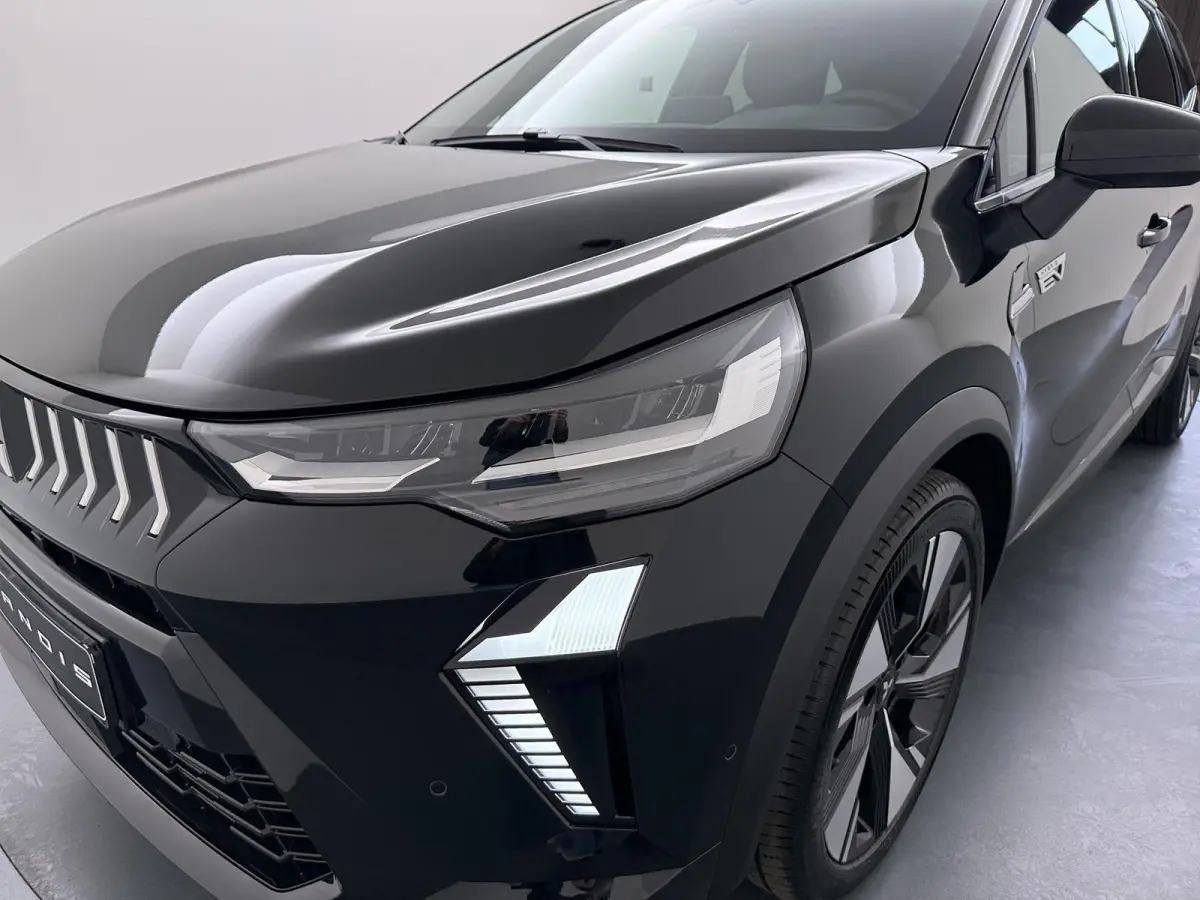 1.8 HEV First Edition | €3.000 Korting | Google Built-in NAVI | Around View Monitor | Elektrische achterklep met hands-free functie | 19-Inch lichtmetalen velgen | Verwarmbare voorstoelen 