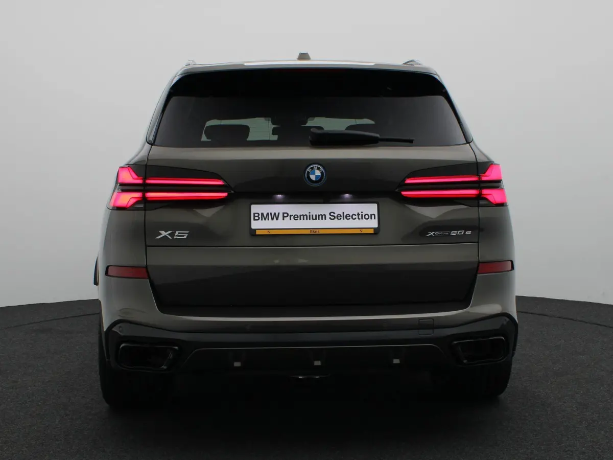 xDrive50e M Sportpakket Pro | Travel Pack | Innovation Pack | Comfort Plus Pack | Exclusive Pack | Soft Close | Trekhaak | Panoramadak | Comfortstoelen | Driving Assistant Professional | Har