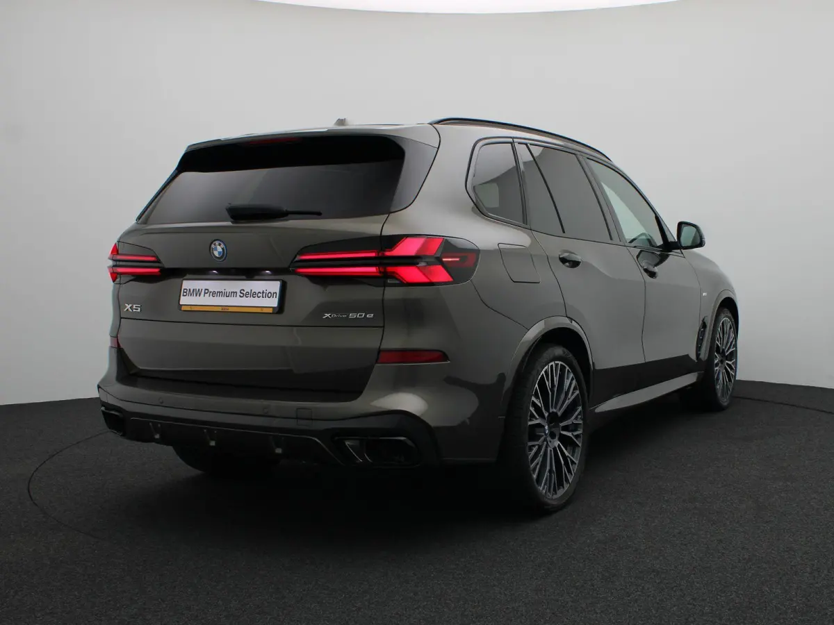 xDrive50e M Sportpakket Pro | Travel Pack | Innovation Pack | Comfort Plus Pack | Exclusive Pack | Soft Close | Trekhaak | Panoramadak | Comfortstoelen | Driving Assistant Professional | Har