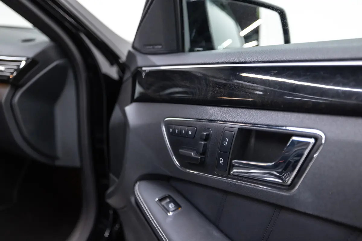 500 Avantgarde Btw auto, Fiscale waarde € 8.000,- (€ 24.752,07 Ex B.T.W) DEALER AUTO Dealer auto