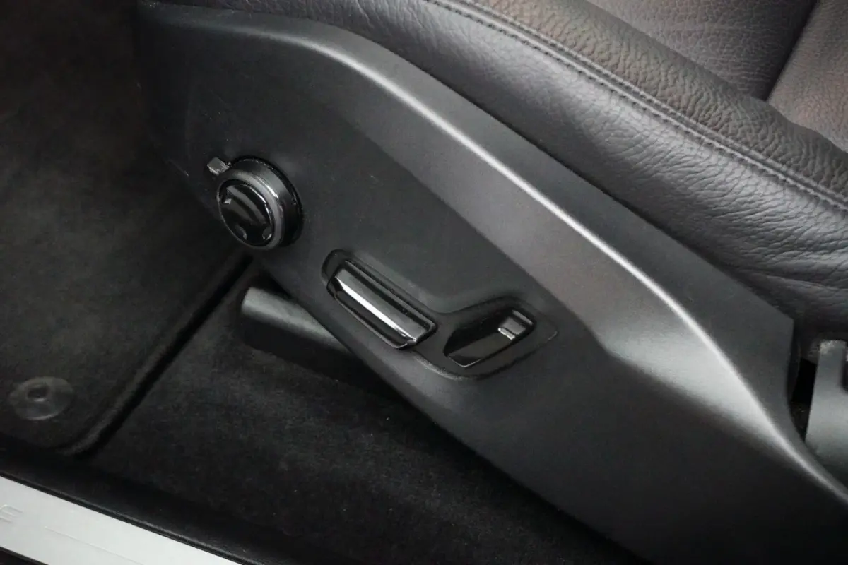 2.0 T6 Plug-in hybrid AWD Ultimate Bright | Luchtvering | Panoramadak | Harman/Kardon | 360 Camera | Pilot Assist