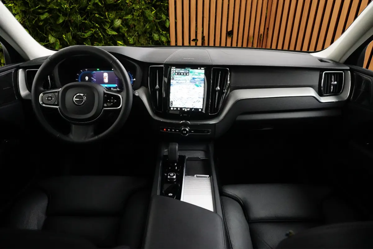 2.0 T6 Plug-in hybrid AWD Ultimate Bright | Luchtvering | Panoramadak | Harman/Kardon | 360 Camera | Pilot Assist
