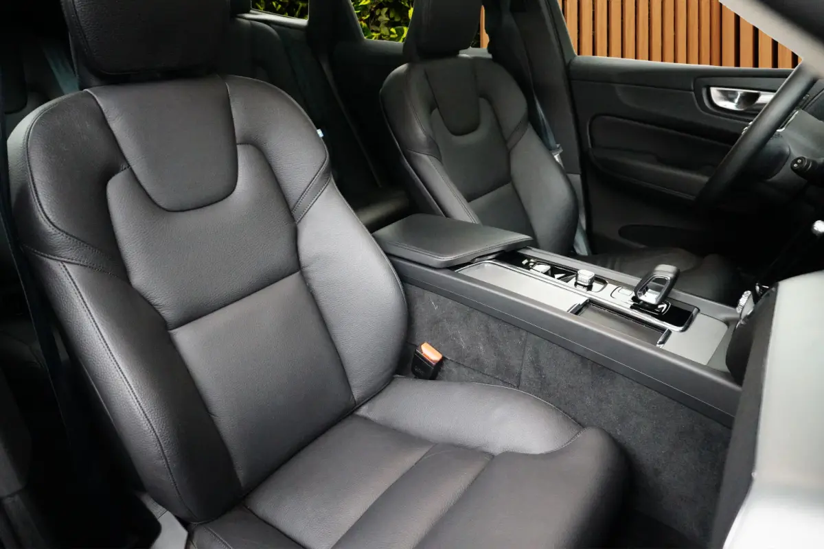 2.0 T6 Plug-in hybrid AWD Ultimate Bright | Luchtvering | Panoramadak | Harman/Kardon | 360 Camera | Pilot Assist