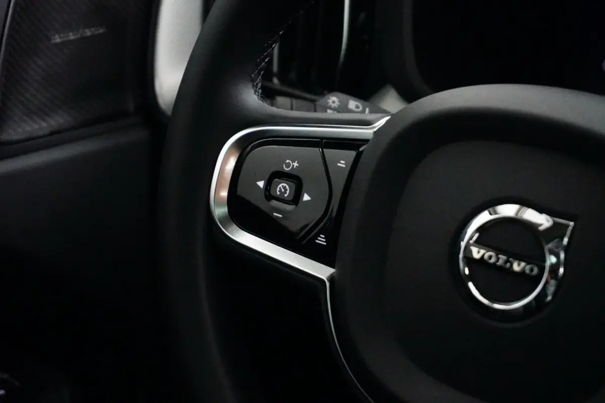 2.0 T6 Plug-in hybrid AWD Ultimate Bright | Luchtvering | Panoramadak | Harman/Kardon | 360 Camera | Pilot Assist