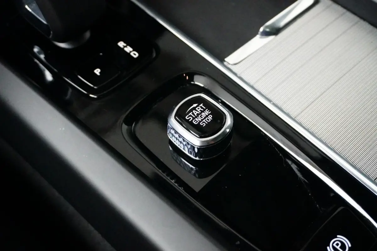 2.0 T6 Plug-in hybrid AWD Ultimate Bright | Luchtvering | Panoramadak | Harman/Kardon | 360 Camera | Pilot Assist