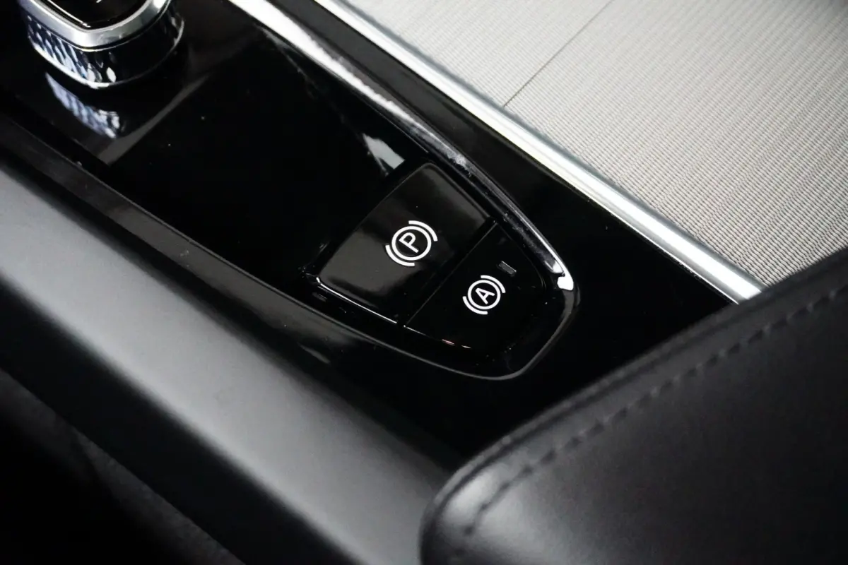 2.0 T6 Plug-in hybrid AWD Ultimate Bright | Luchtvering | Panoramadak | Harman/Kardon | 360 Camera | Pilot Assist