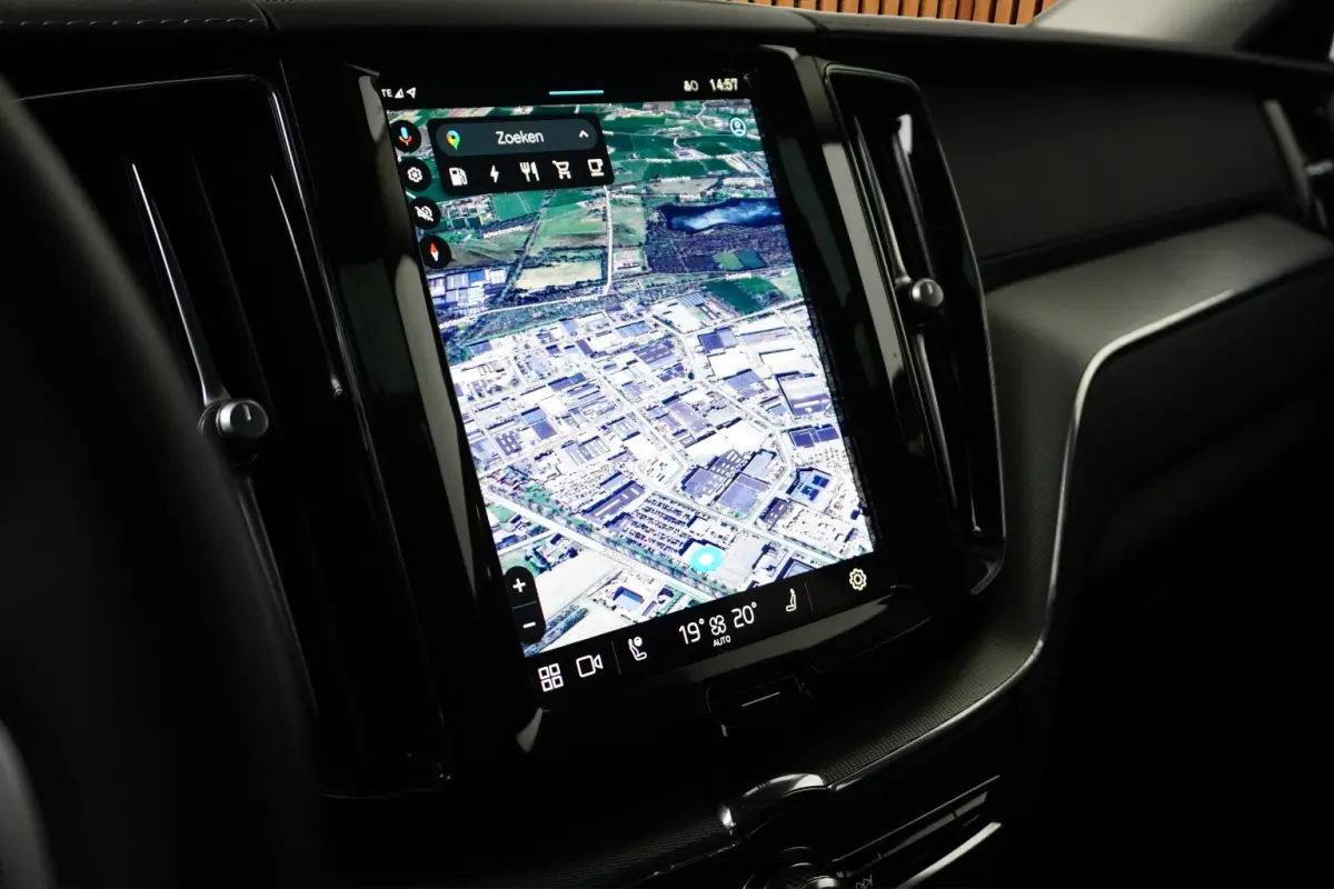 2.0 T6 Plug-in hybrid AWD Ultimate Bright | Luchtvering | Panoramadak | Harman/Kardon | 360 Camera | Pilot Assist