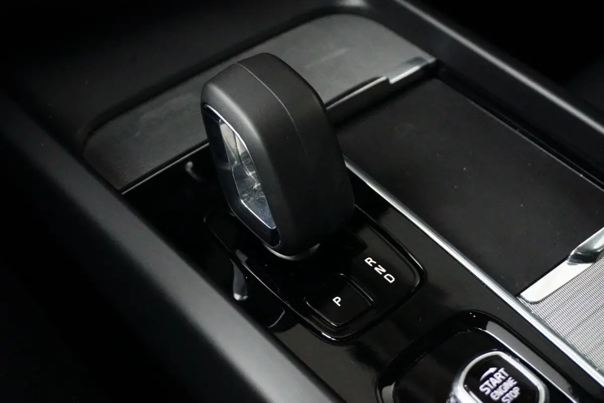 2.0 T6 Plug-in hybrid AWD Ultimate Bright | Luchtvering | Panoramadak | Harman/Kardon | 360 Camera | Pilot Assist