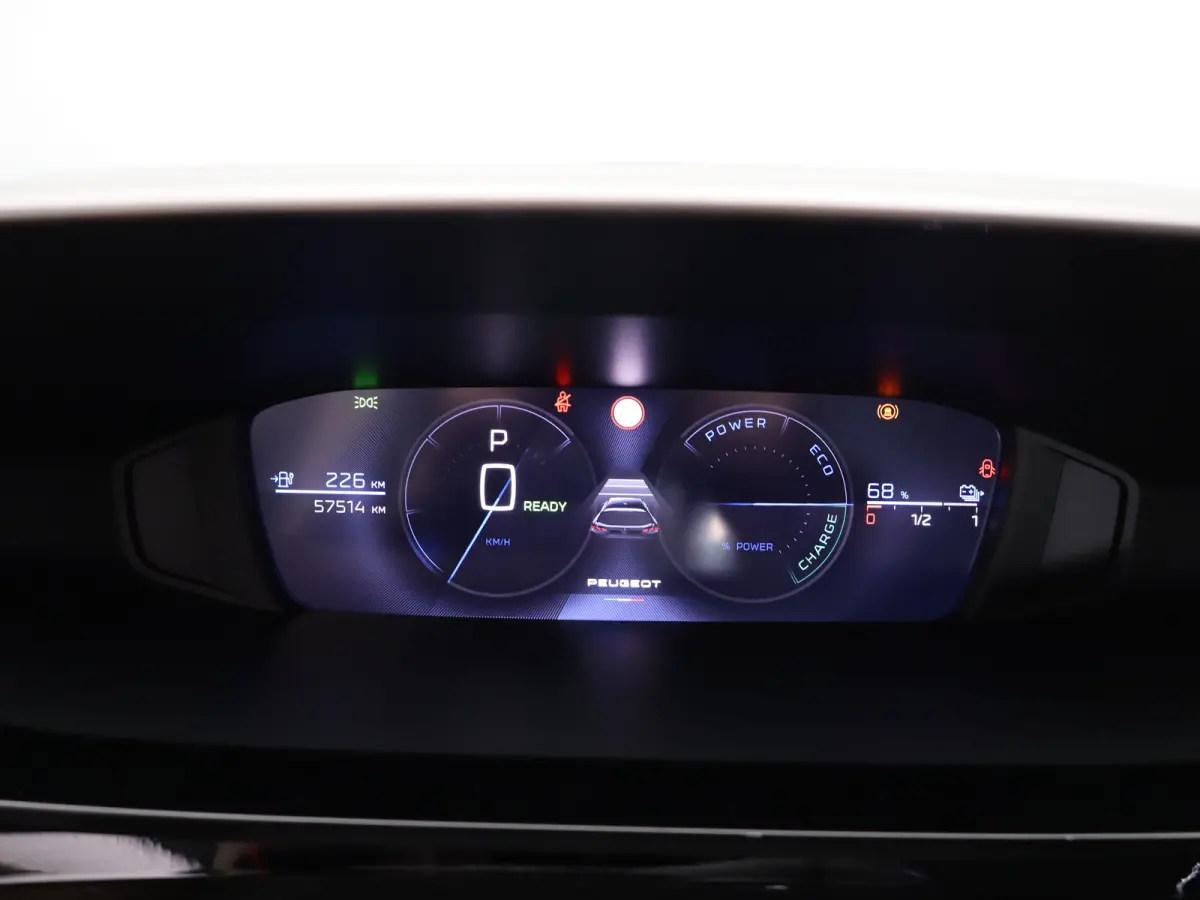 Allure EV 54 kWh | SOH 93% | Stoelverwarming | Stuurverwarming | Navigatie | Verwamde Voorruit | Camera | Parkeersensoren Voor en Achter | 18" Lichtmetalen Velgen | Keyless