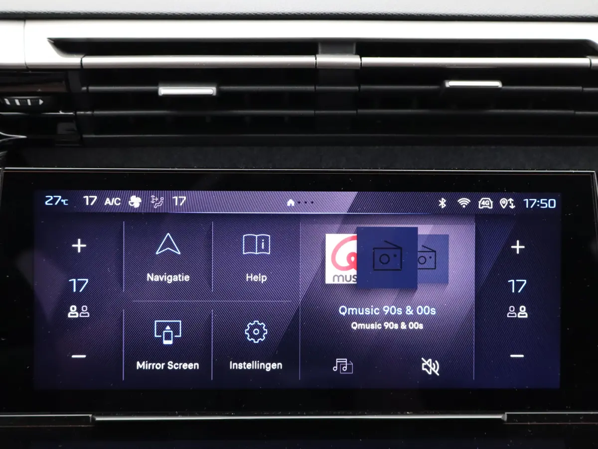 Allure EV 54 kWh | SOH 93% | Stoelverwarming | Stuurverwarming | Navigatie | Verwamde Voorruit | Camera | Parkeersensoren Voor en Achter | 18" Lichtmetalen Velgen | Keyless