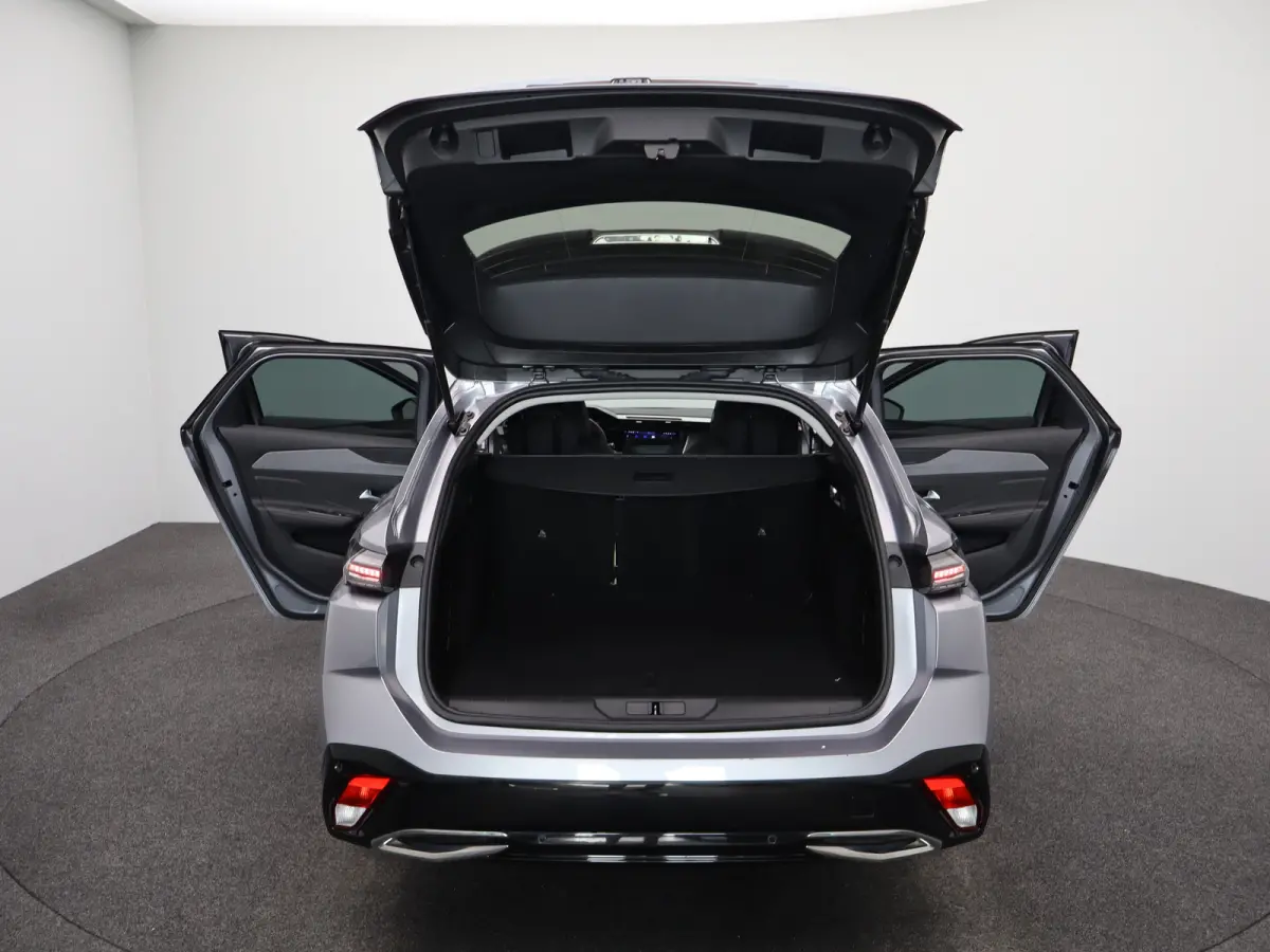 Allure EV 54 kWh | SOH 93% | Stoelverwarming | Stuurverwarming | Navigatie | Verwamde Voorruit | Camera | Parkeersensoren Voor en Achter | 18" Lichtmetalen Velgen | Keyless