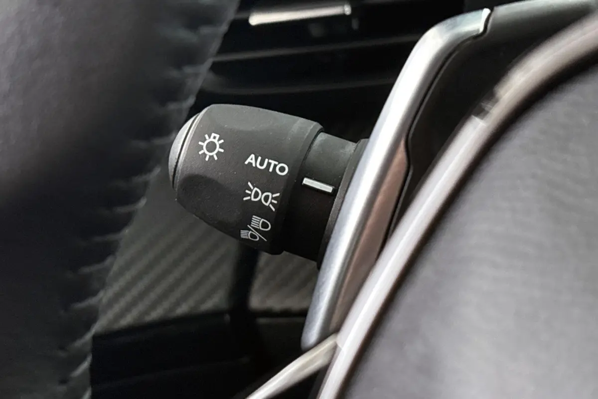 1.2 Hybrid 145 Allure Keyless Achteruitrijcamera Stoelverwarming