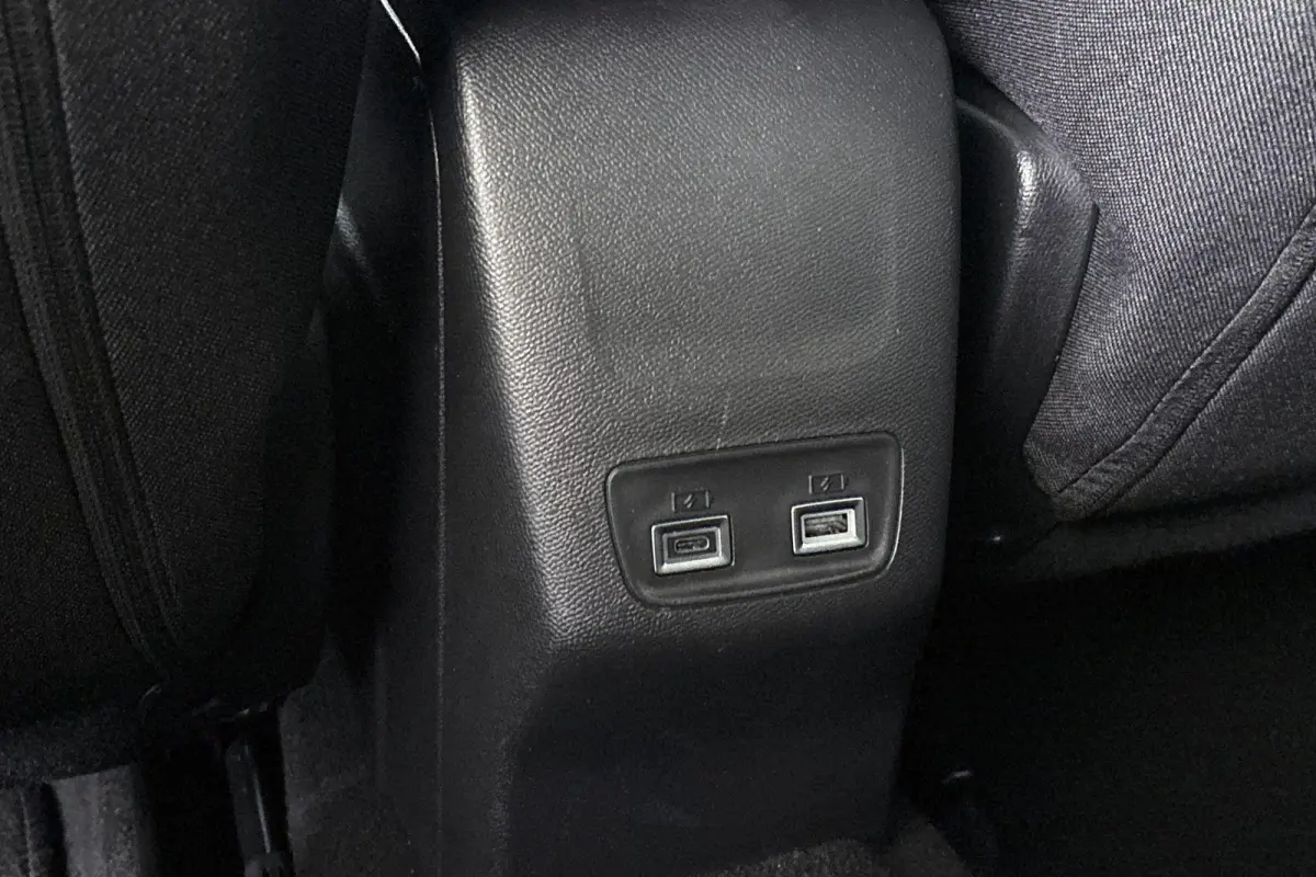 1.2 Hybrid 145 Allure Keyless Achteruitrijcamera Stoelverwarming