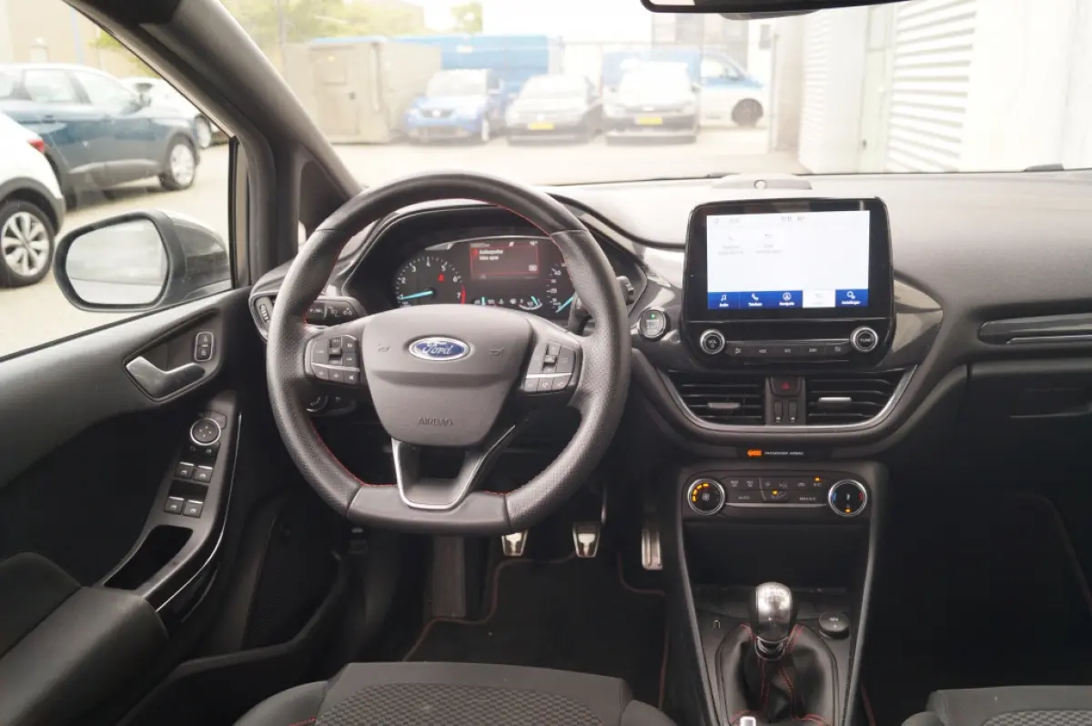 1.0 Ecoboost 124pk Hybrid ST-Line X -NAVI-PDC-B&O-