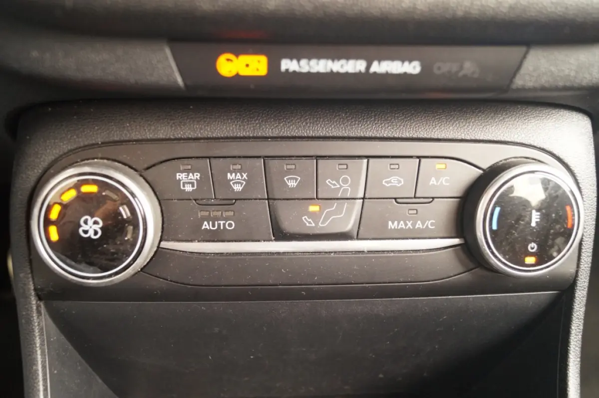 1.0 Ecoboost 124pk Hybrid ST-Line X -NAVI-PDC-B&O-
