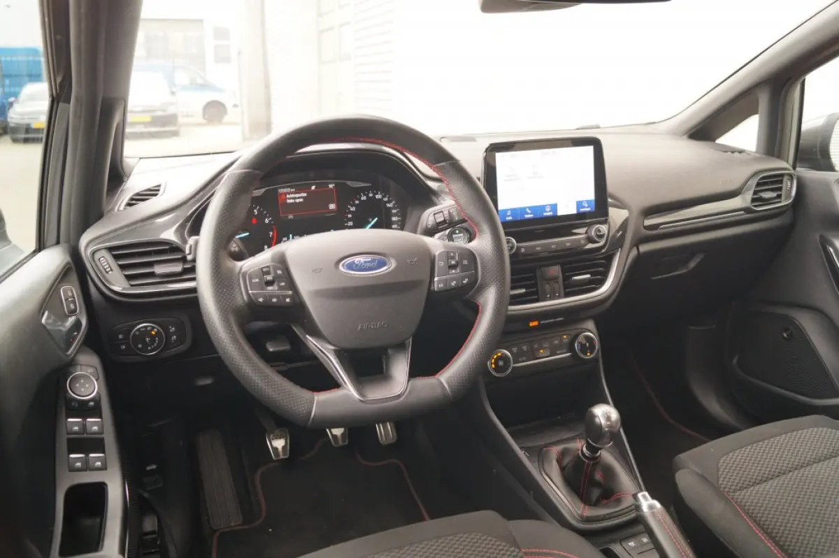 1.0 Ecoboost 124pk Hybrid ST-Line X -NAVI-PDC-B&O-