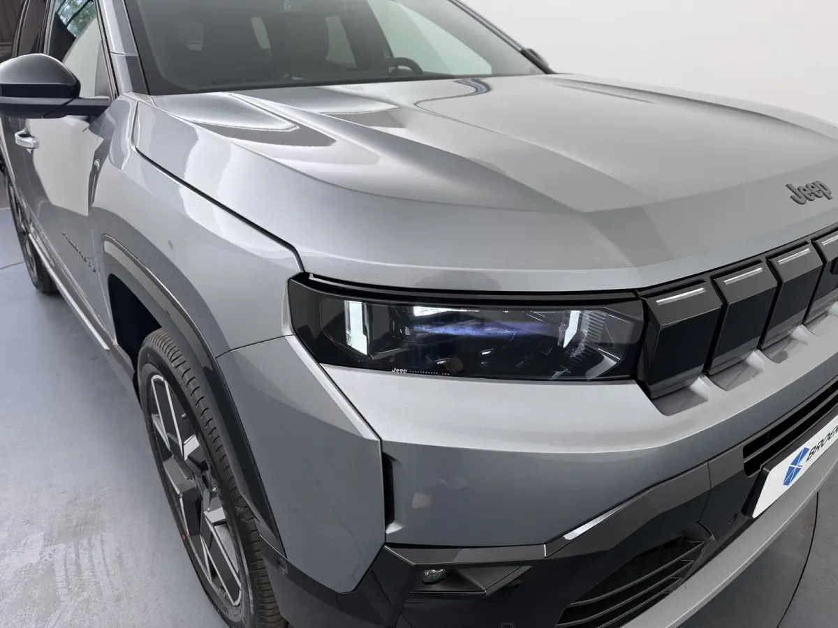 1.6 e-Hybrid Plug-In First Edition | Adaptieve cruise | Pano dak | 360* camera | Focal audio | Elek. stoelen | Leder | Stoelverwarming en massage | Carplay |