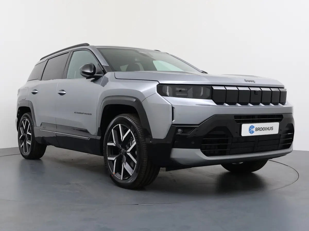 1.6 e-Hybrid Plug-In First Edition | Adaptieve cruise | Pano dak | 360* camera | Focal audio | Elek. stoelen | Leder | Stoelverwarming en massage | Carplay |